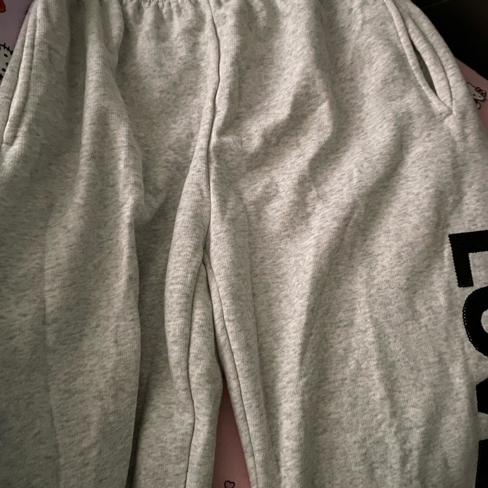 Grey sweatpants - Picture 2 of 2